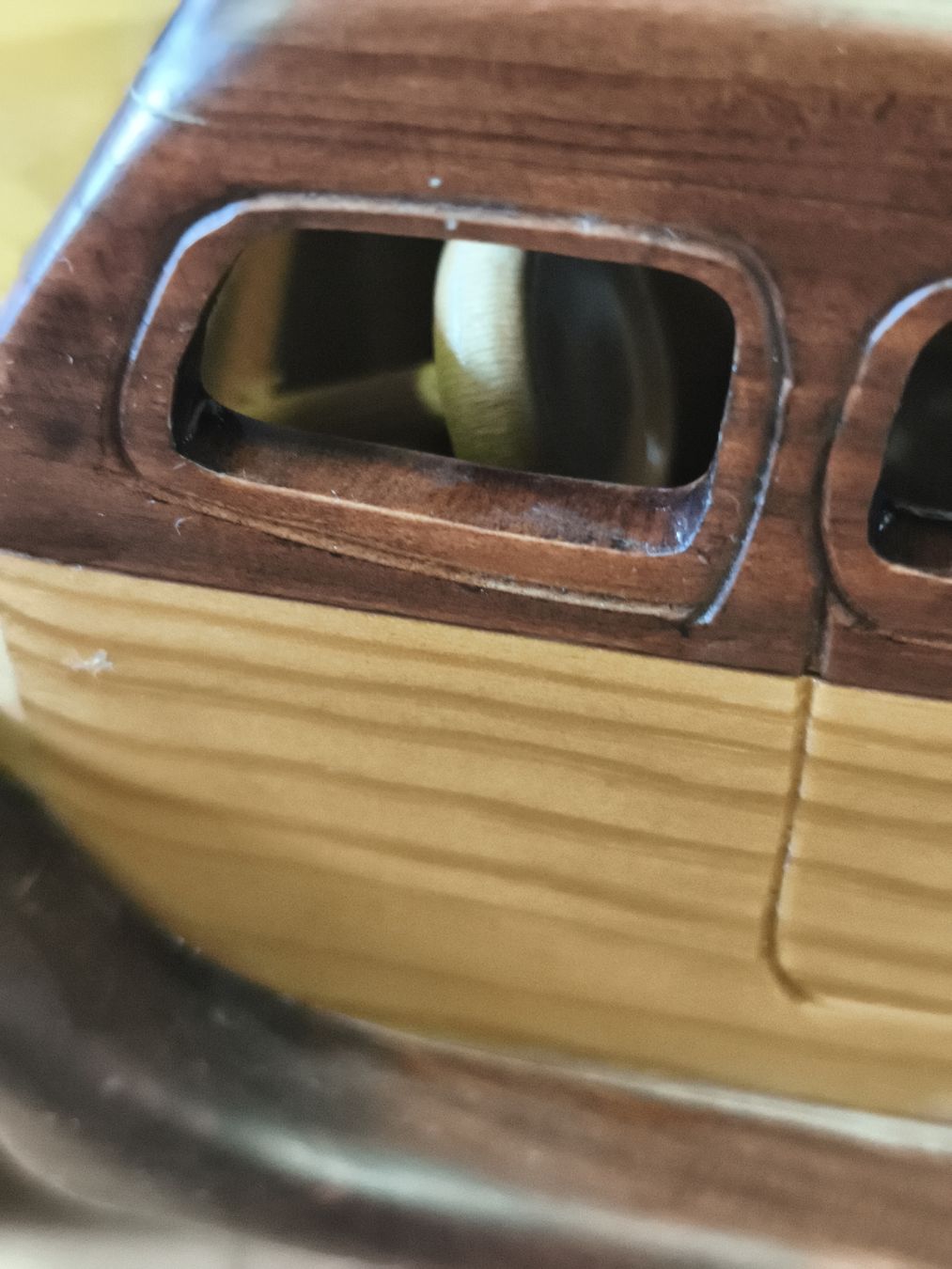 Modellini d'auto: Holzauto Oldtimer handgefertigt dunkelbraun hellbraun(A30) – Nuovo (secondo la descrizione) da Künten venduto da Schnaepplihuus 3