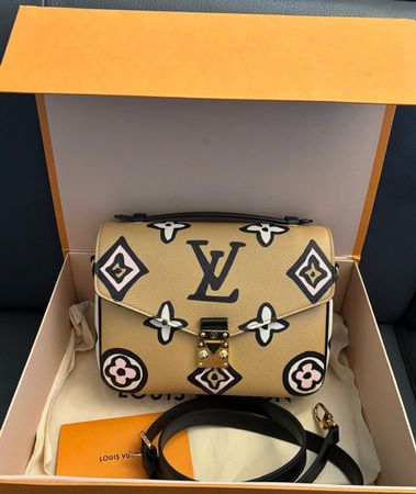 ❤️ Louis Vuitton Pochette Metis Wild at Heart