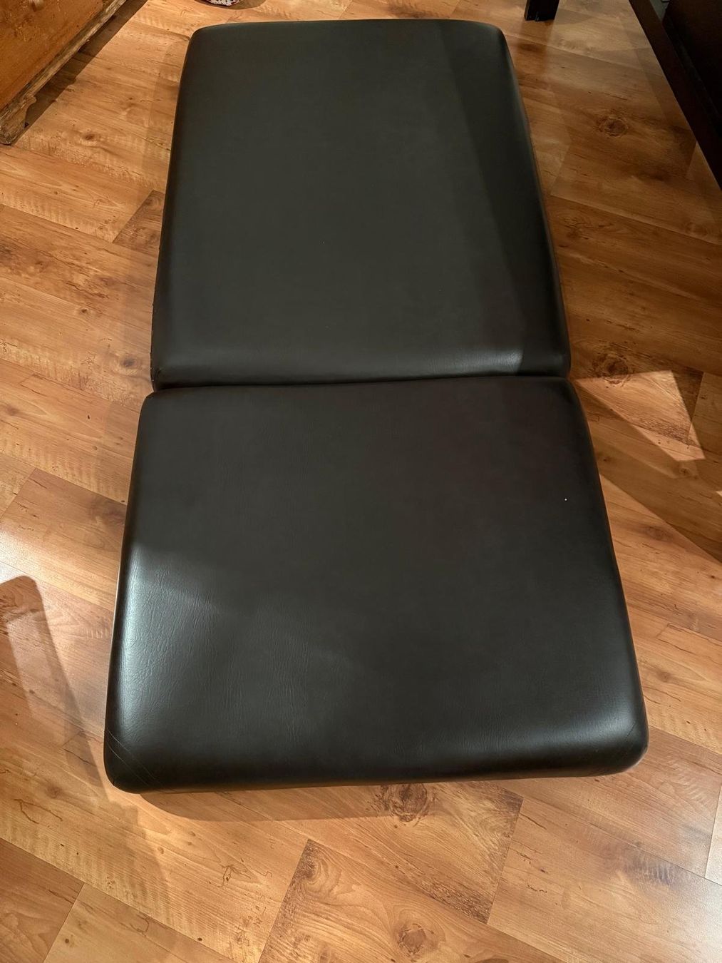 Lettini & sedie per cosmetici: Table de massage/esthétique pro réglable - Bon état – Usato da St-imier venduto da chr_7zhj 4