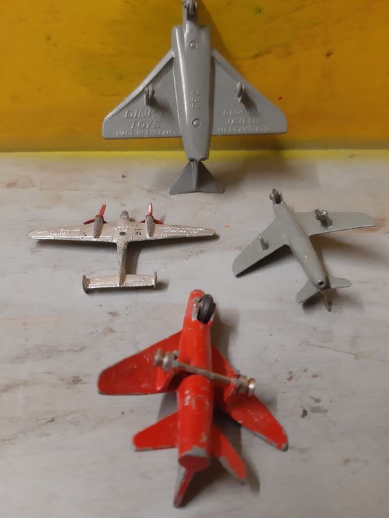 Dinky Toys Modellautos: Petits avions Dinky et Schuco – Gebraucht aus Monthey von Jmbois 1