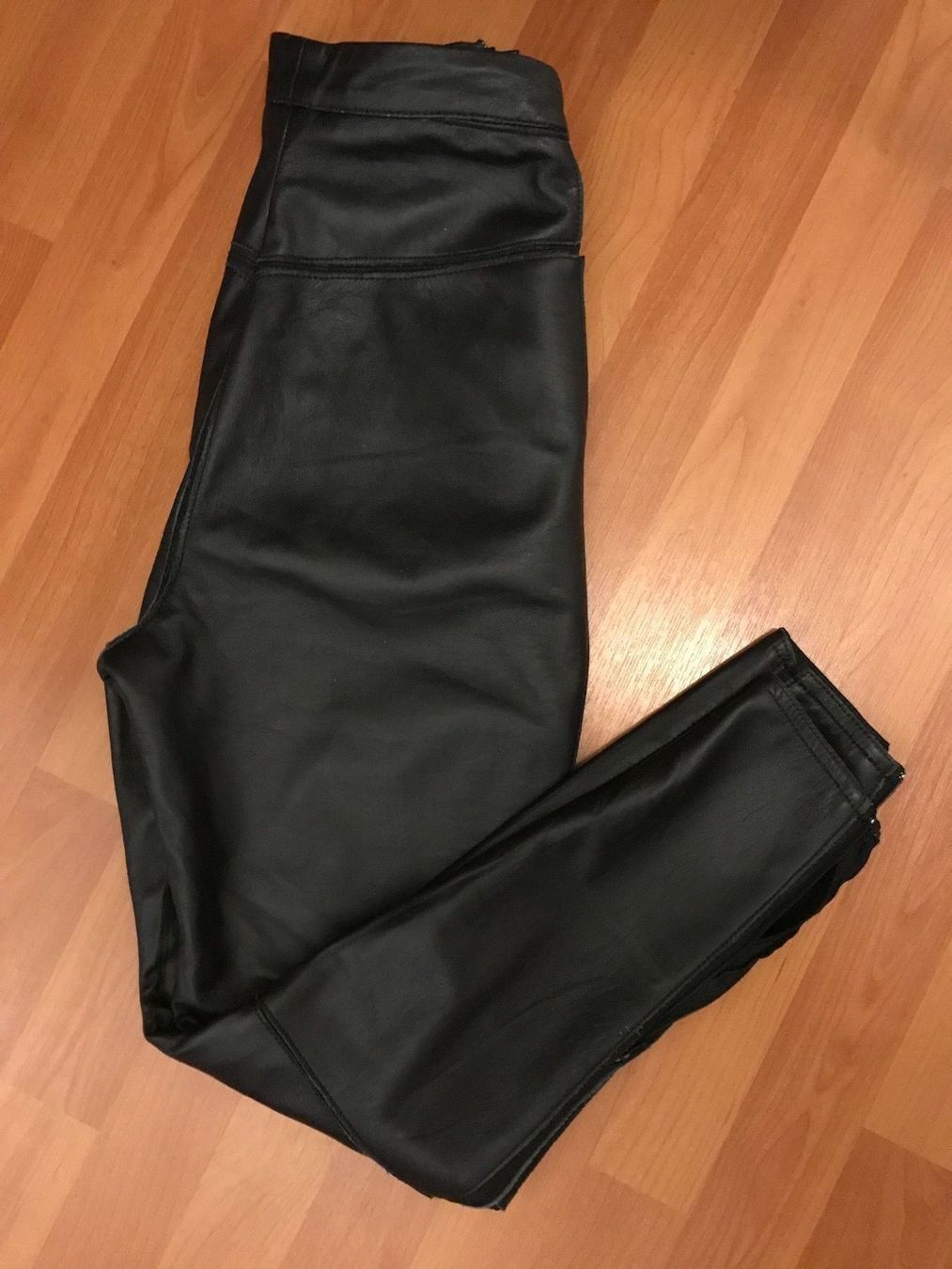 Pantaloni: Leder Hose isoliert – Usato da St.Gallen venduto da tze_g7lv