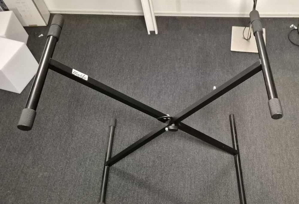 Keyboard Ständer (Gebraucht) in Grenchen für CHF 15 – nur Abholung auf ...