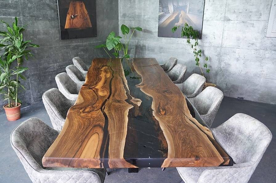 Tavoli: River Table aus Nussbaum - Handgefertigtes Unikat – Usato da Walchwil venduto da Swissdesign_Haag 7