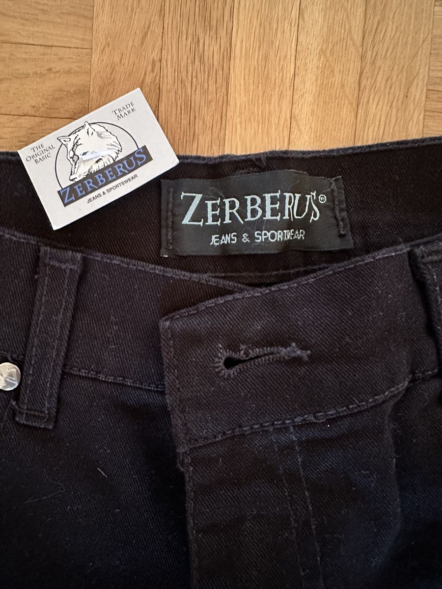 Jeans: Neue Herren Jeans schwarz 34 - zerberus – Nuovo (secondo la descrizione) da Embrach venduto da Noise5 2