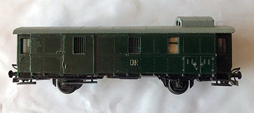Modellini di ferrovie: HO Eisenbahnwaggon Postwagen DR – Usato da Unterramsern venduto da Havana01