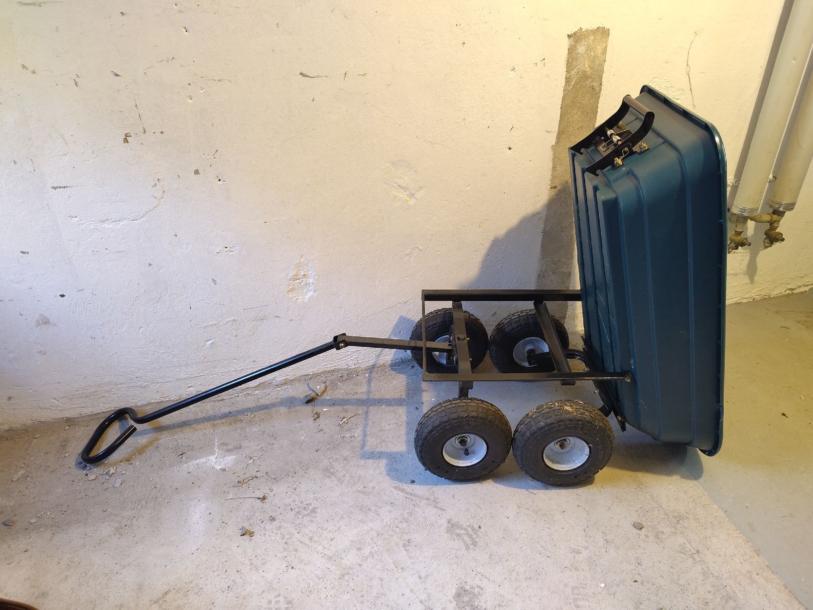Rimorchi: Gartenwagen kippbar mit Luftreifen  – Usato da Thalheim venduto da N0RARS 2