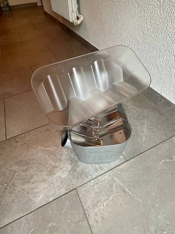 Frigoriferi & Refrigeratori: Red Bull Eiskübel – Usato da Ettingen venduto da Donald4107 2