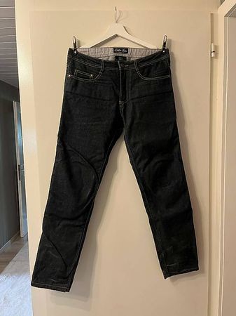 Motorrad-Jeans für Jugendliche kaum getragen, Grösse 32/32