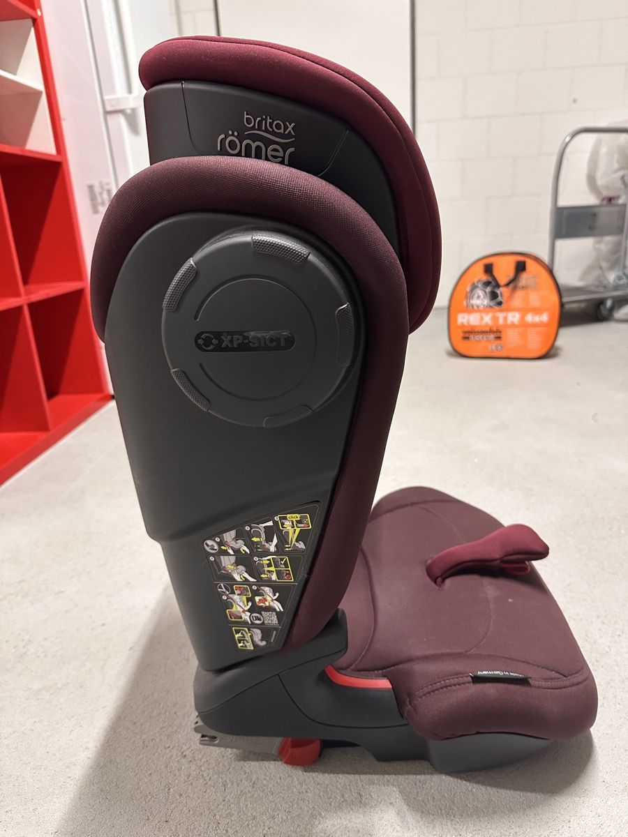 Britax Römer Sièges auto: Kindersitz Britax Römer Kidfix – D'occasion à Oberwil-Lieli par YogaTeacher 4