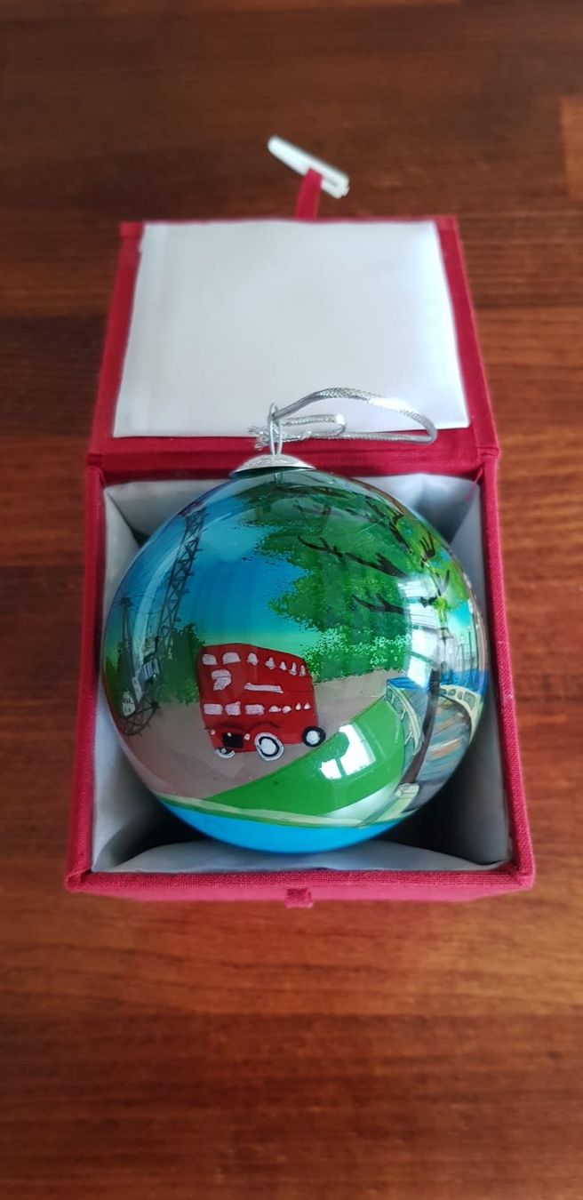 Tutte le decorazioni: Weihnachtskugel aus England / Christbaumschmuck – Nuovo (secondo la descrizione) da Unterägeri venduto da Chartbreaker