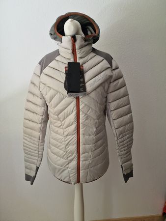 BLACK YAK Daunenjacke mit Kapuze Grösse M neu