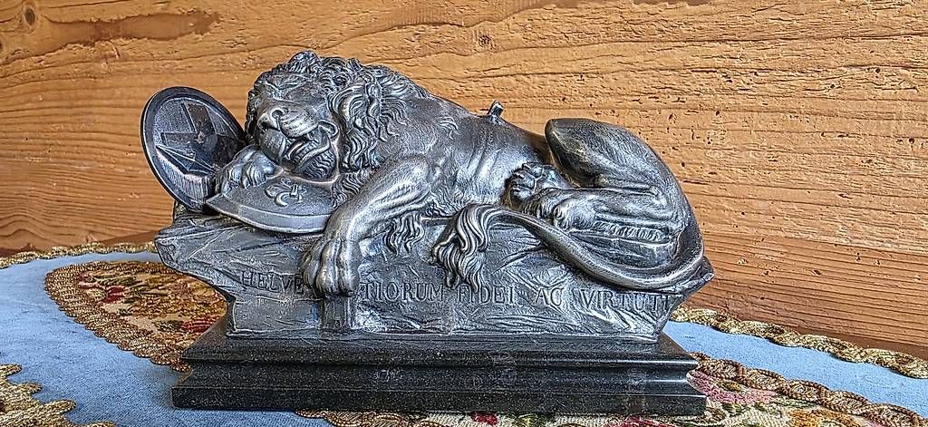 Statuette: Löwendenkmal von Luzern – Usato da Wolfhalden venduto da Nati-Nati