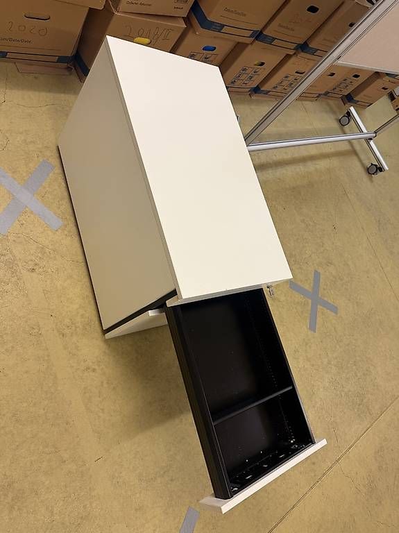 Korpus: Rollcontainer Tradingzone Smartline abschliessbar – Gebraucht aus Bern von Sellionaire_007 4