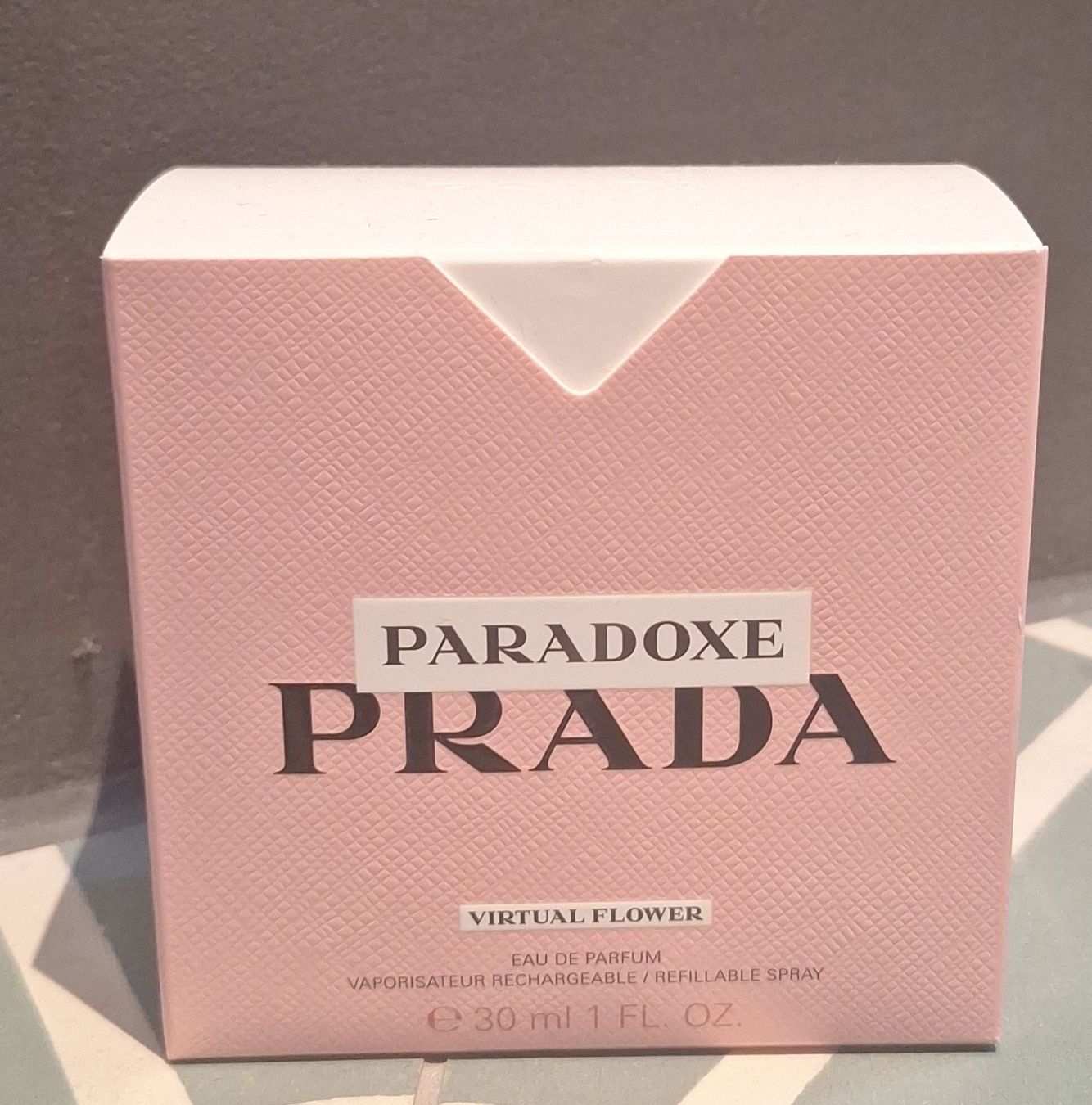 Prada Profumi & Eau de Toilette: Parfum Prada Paradoxe Virtual Flower 30 ml – Nuovo (secondo la descrizione) da Biel/Bienne venduto da Andreli1