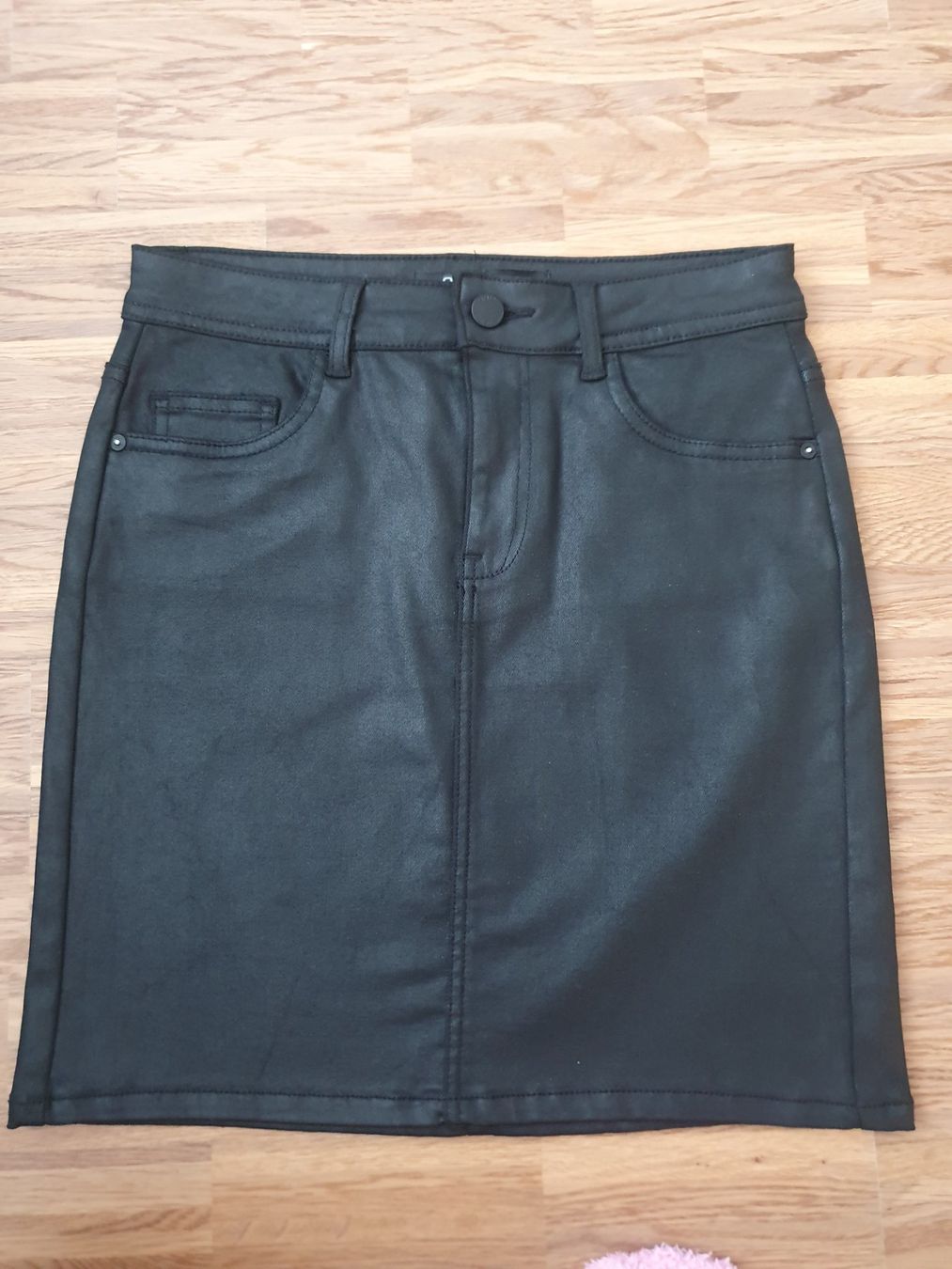 Only Gonne: Schwarze Kunstlederrock von ONLY Grösse 38 – Nuovo (secondo la descrizione) da Arth venduto da frey1993