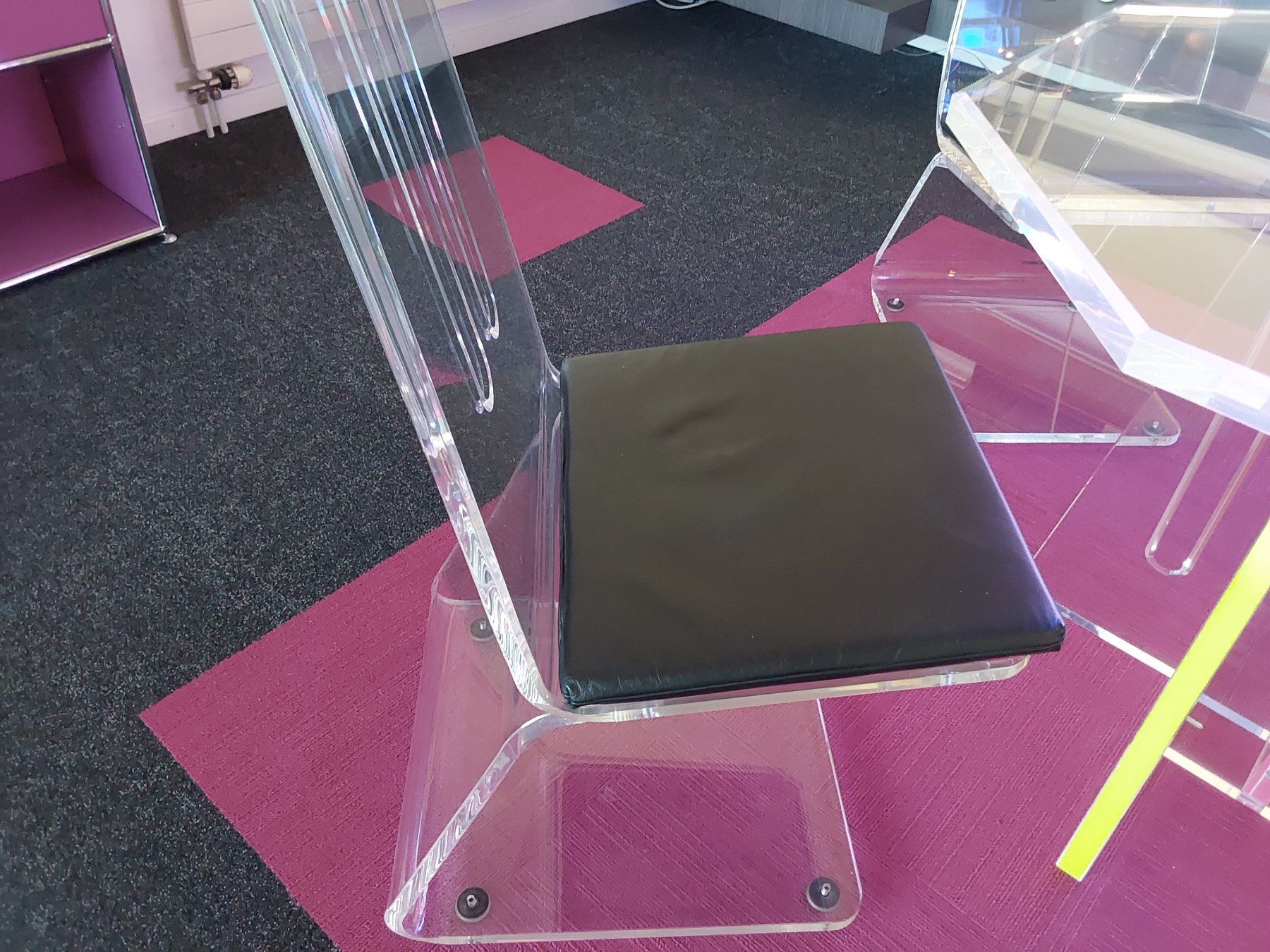 Set di tavolo e panche: Acrylglas Tisch + 4 Stühle – Usato da Rupperswil venduto da Geni22 4