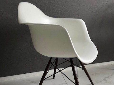 Vitra Stühle: Vitra Eames Plastic Armchair – Gebraucht aus Eschenbach SG von Buyer2005 2