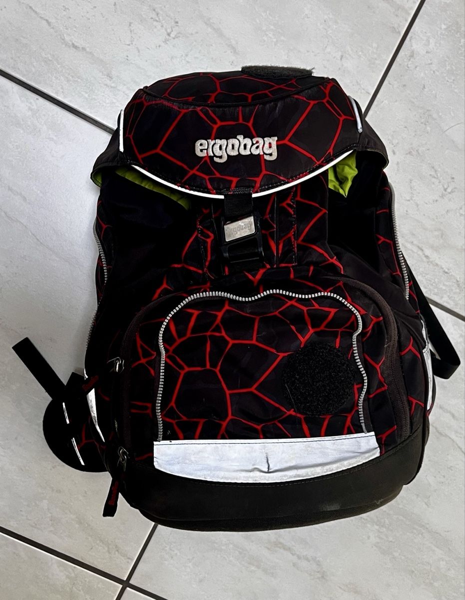 Ergobag Borse & Zaini: Ergobag Rucksack rot/schwarz Kinder guter Zustand – Usato da Eiken venduto da Sscuro