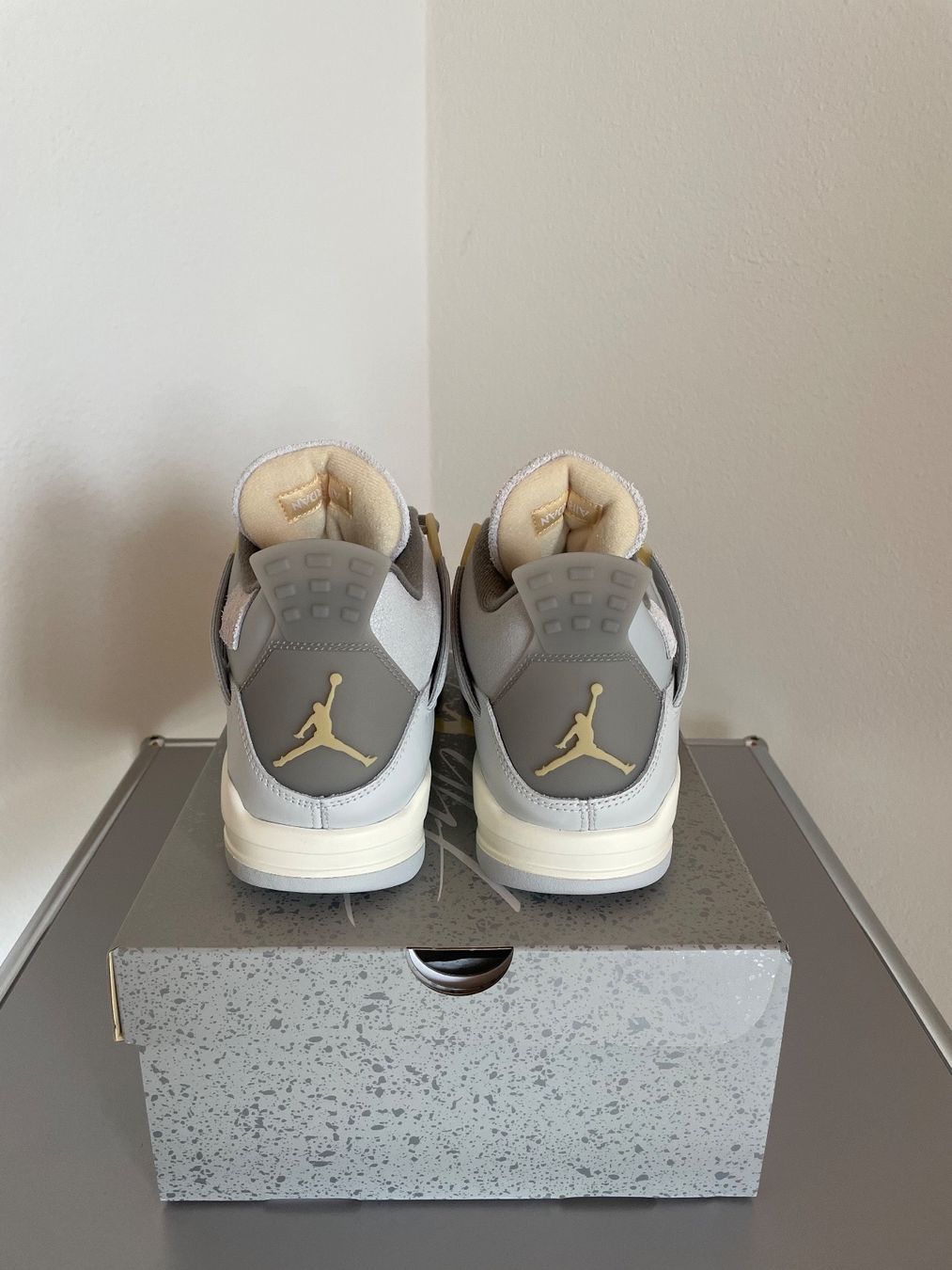 Jordan Scarpe da uomo: Jordan 4 Retro SE  Craft Photon Dust EU45 – Nuovo e nell'imballaggio originale da Reutigen venduto da Adweng 2