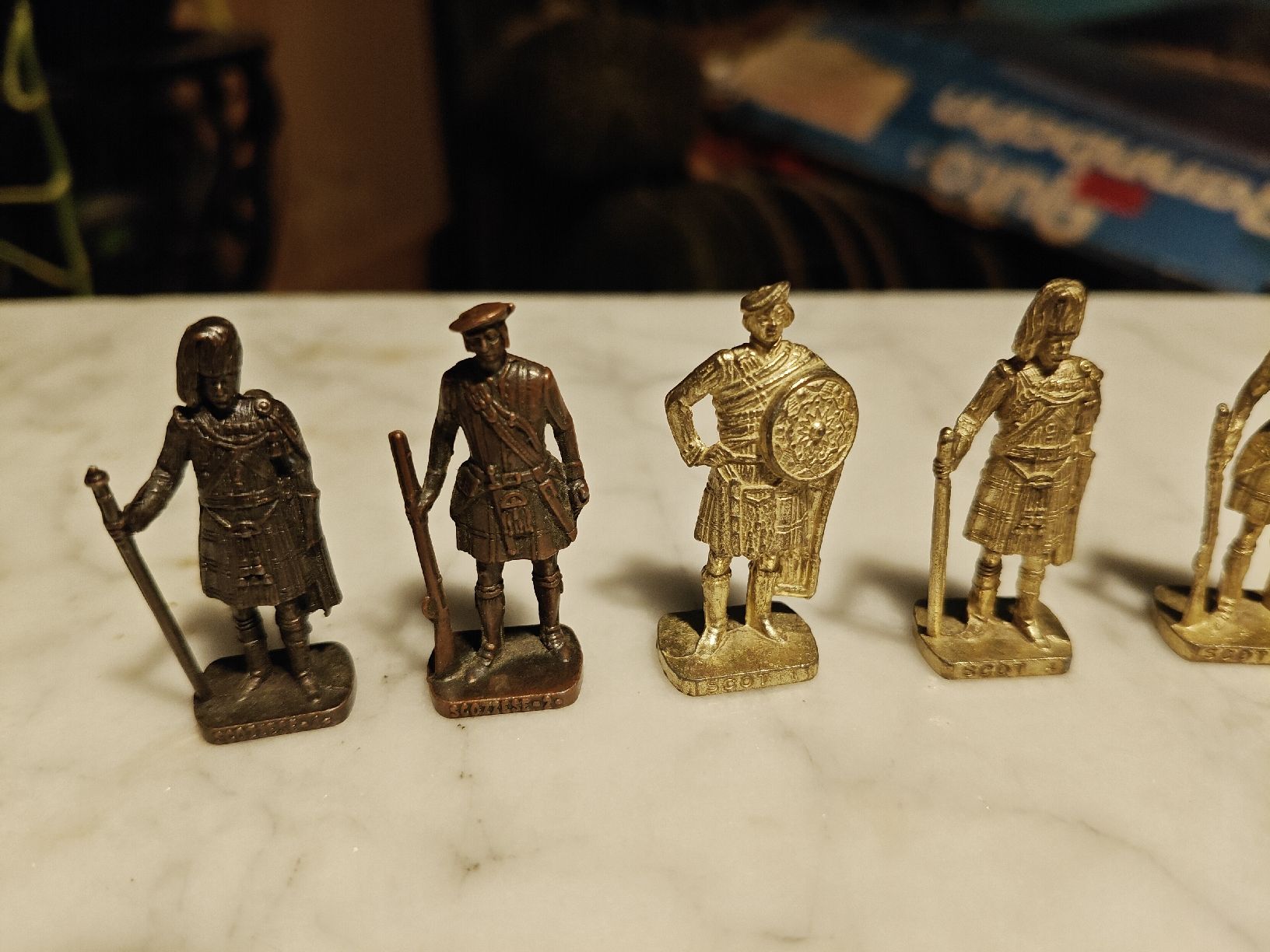 Figuren: 8 Schotten ü ei Metallfiguren  – Gebraucht aus Ebnat Kappel von Noah2512 1