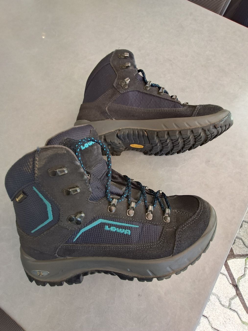 Lowa Scarpe per ragazzi: Wanderschuhe Lowa Gr. 39 – Usato da Greifensee venduto da Clancy