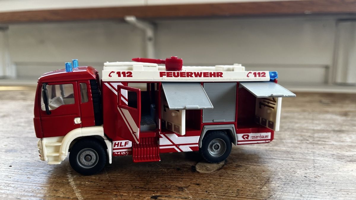 Siku Modellini d'auto: Siku 2101 Feuerwehr – Usato da Ennetbaden venduto da teo_yg9s 3