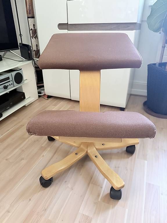 Sedie: Stokke Wing Kniestuhl – Usato da Winterthur venduto da Glionel 1