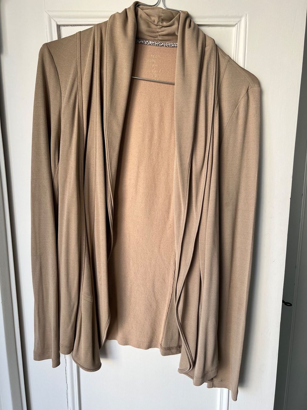 Marc Cain Giacche: Sommerliche Marc Cain Strickjacke – Nuovo (secondo la descrizione) da Wettingen venduto da behave2807