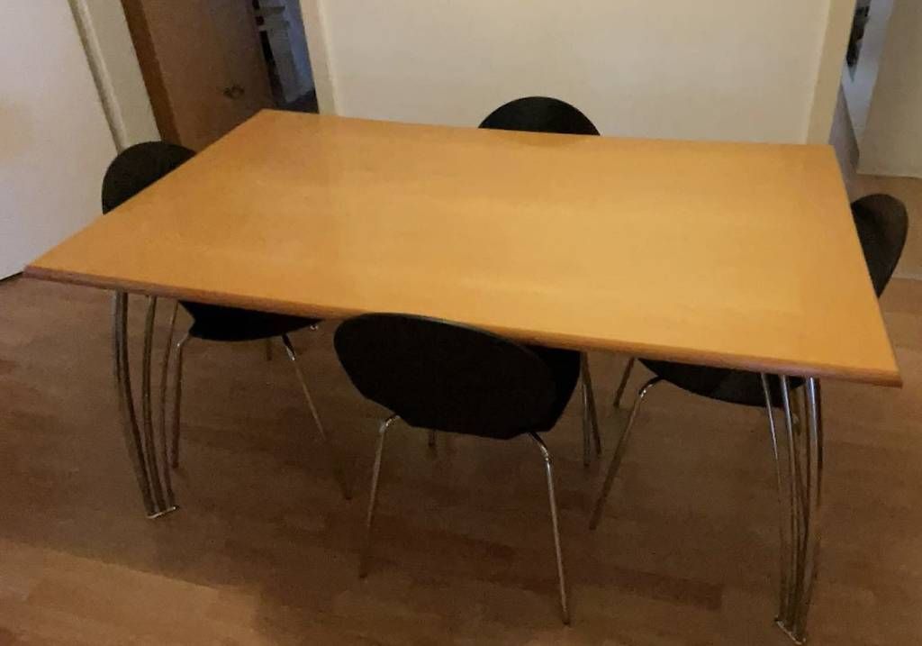 Tavoli: Table à manger + 4 chaises  – Usato da Fontenais venduto da Batch07