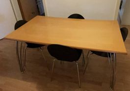 Table + 4 chaises 
