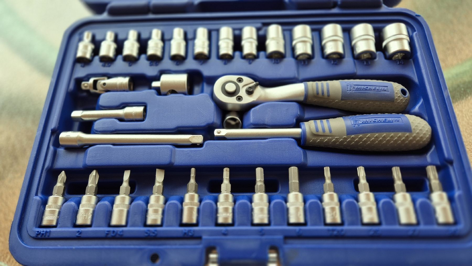 Alle Werkzeuge: Werkzeug Set – Neu und originalverpackt aus Gachnang von Gufri