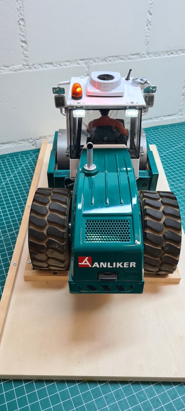 Caterpillar RC Modellbau: Rc Walzi – Gebraucht aus Büron von Heu2 3