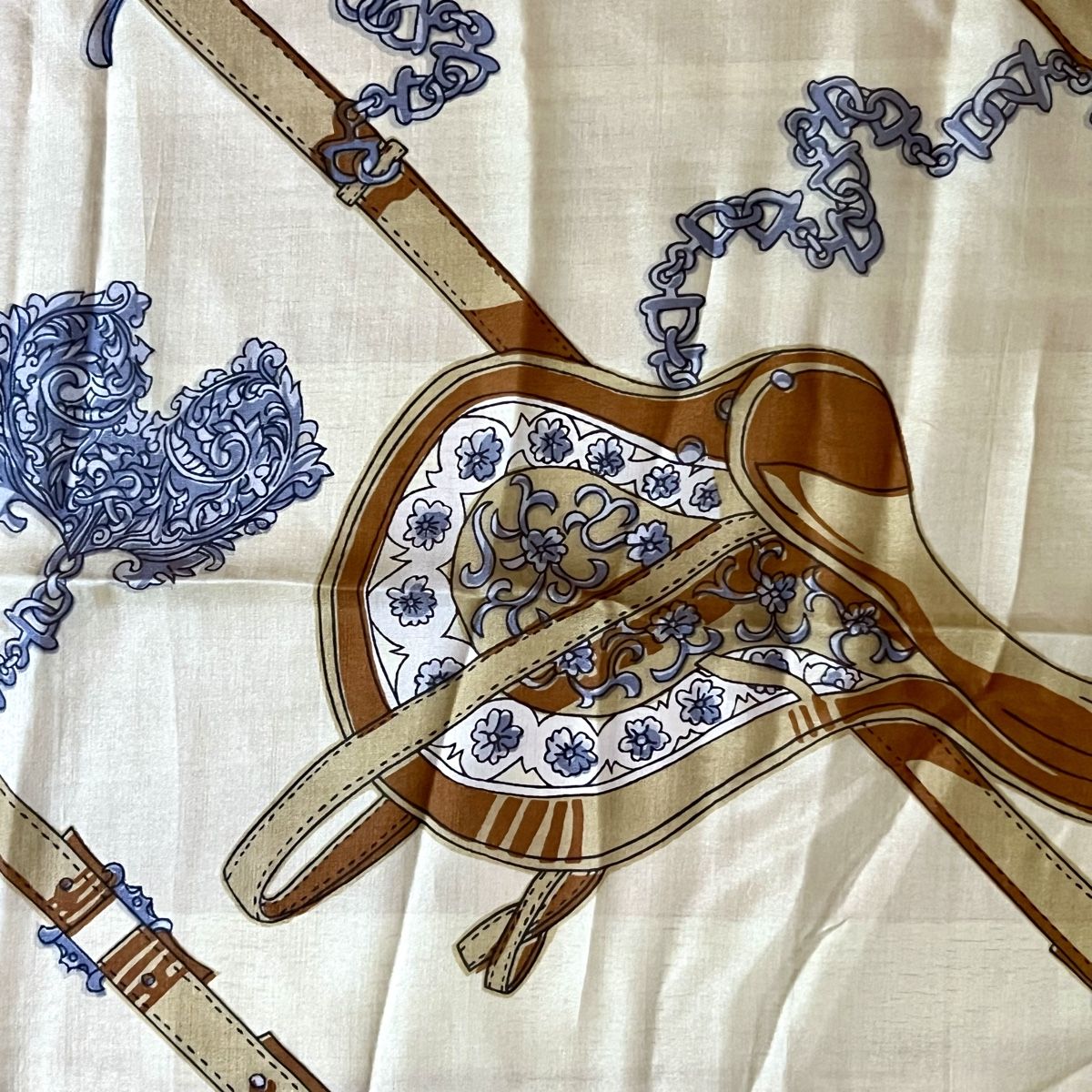 Foulard & Sciarpe: Carré de soie vintage thème équestre  – Nuovo (secondo la descrizione) da Vuisternens-devant-Romont venduto da ribouldog 2
