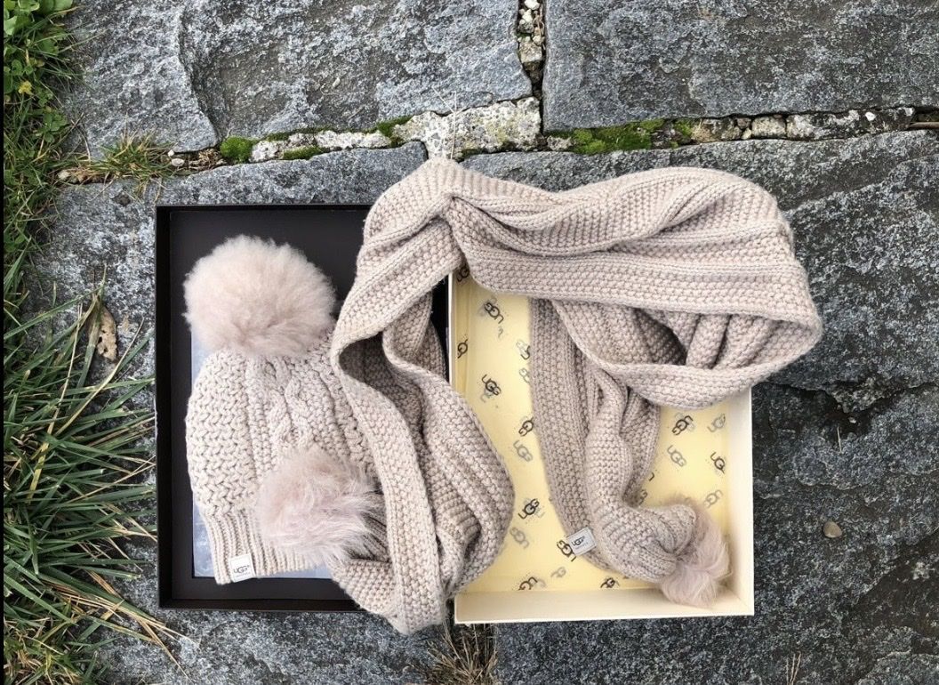 Ugg Copricapi, berretti & cappellini: UGG Set Mütze und Schal – Nuovo (secondo la descrizione) da Basel venduto da mic_989s 2