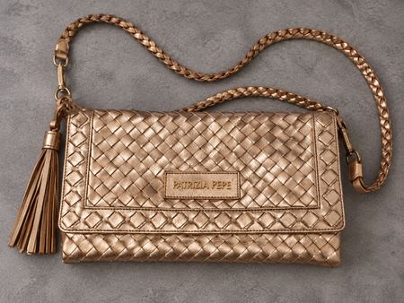 PATRIZIA PEPE Sac Pochette Bandoulière en Cuir Tressé Doré /