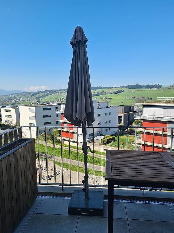 Sonnenschirme: Sonnenschirm Suncomfort inkl. Sockel – Gebraucht aus Küssnacht am Rigi von chiaraschi 2