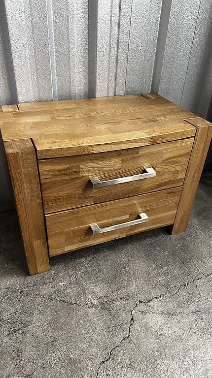 Comodini: Massivholz Nachttisch – Usato da Horgen venduto da rog_5zw5 2
