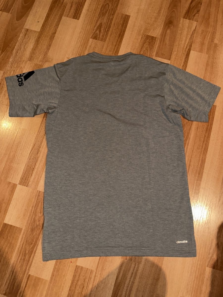 Adidas T-Shirts: Adidas T-Shirt Gr. S grau – Gebraucht aus St. Gallen von mai_zpt7 1