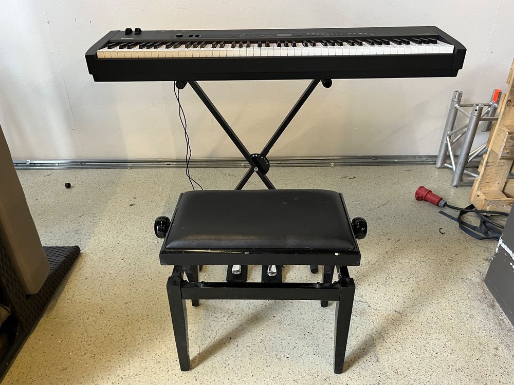 Yamaha CP33 StagePiano proessional mit Ständer/Sitz Kaufen auf Ricardo