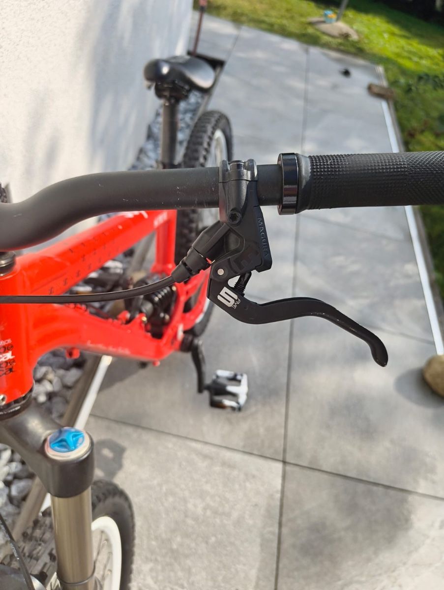 Commencal Vélos: Commencal Supreme racing V2 (Enduro) – D'occasion à Dietikon par BaNaDar 5