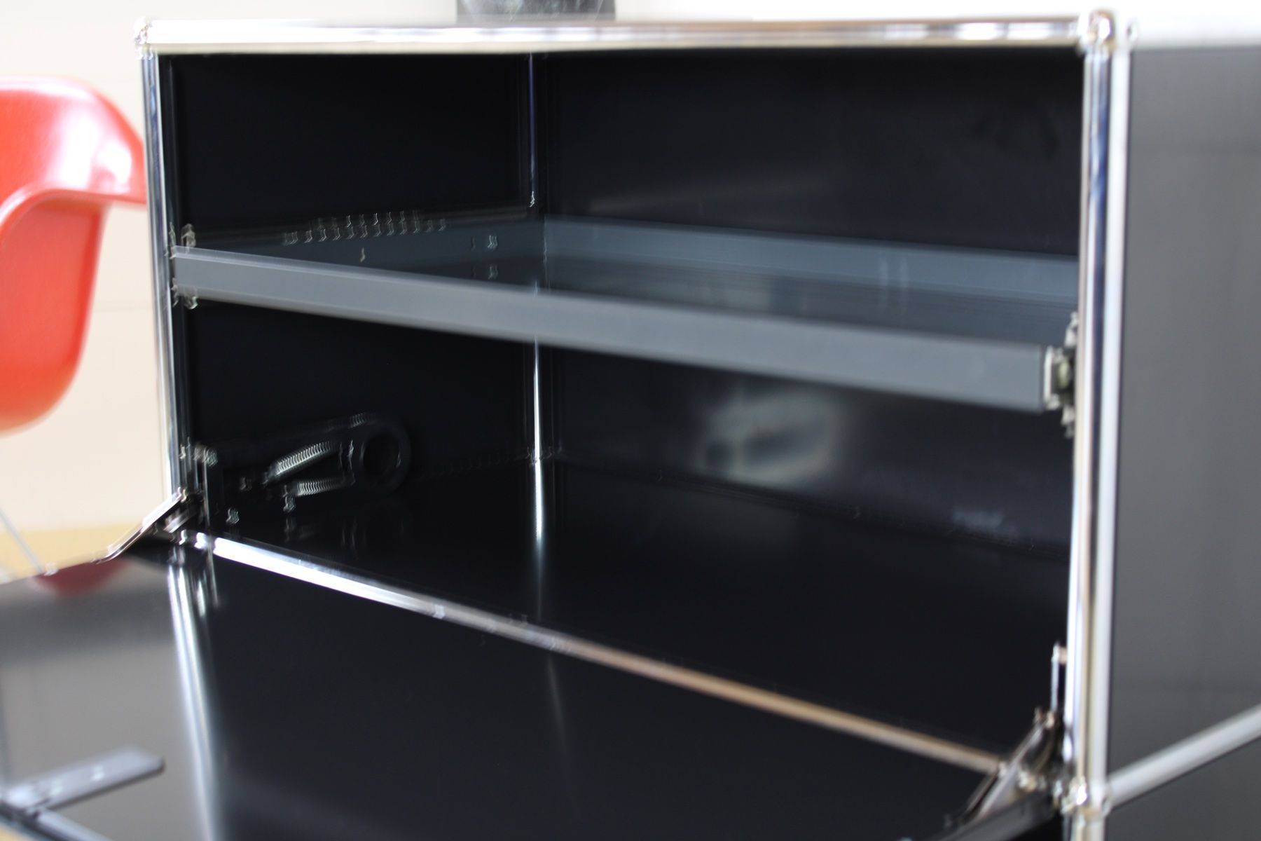 USM Cassettiere: USM Sideboard in Schwarz, Umbau möglich – Usato da Meinisberg venduto da atelier_TILIJA 3