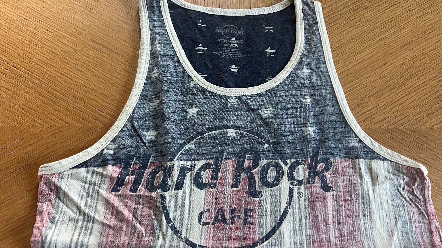 T-shirt: Hard Rock Cafe Top Sommer Herren Gr. SMALL – Usato da Schübelbach venduto da Dolly990_2 1