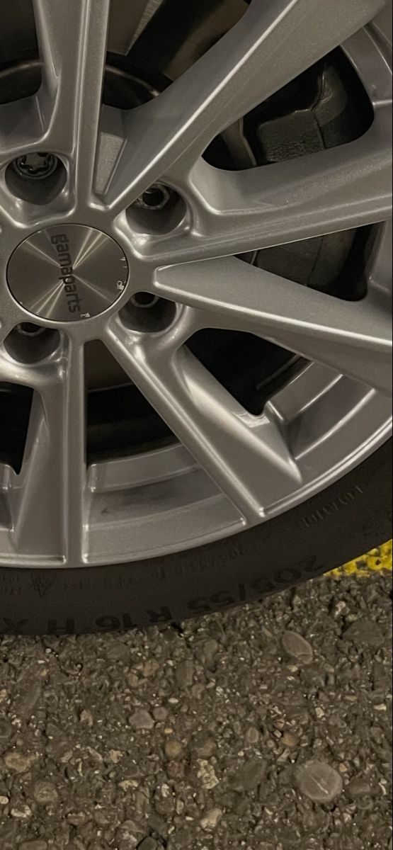 Pneumatici & Ruote complete: VW Golf 8   4 Winterräder komplett – Usato da Wohlen AG venduto da lewishamilton2008 2