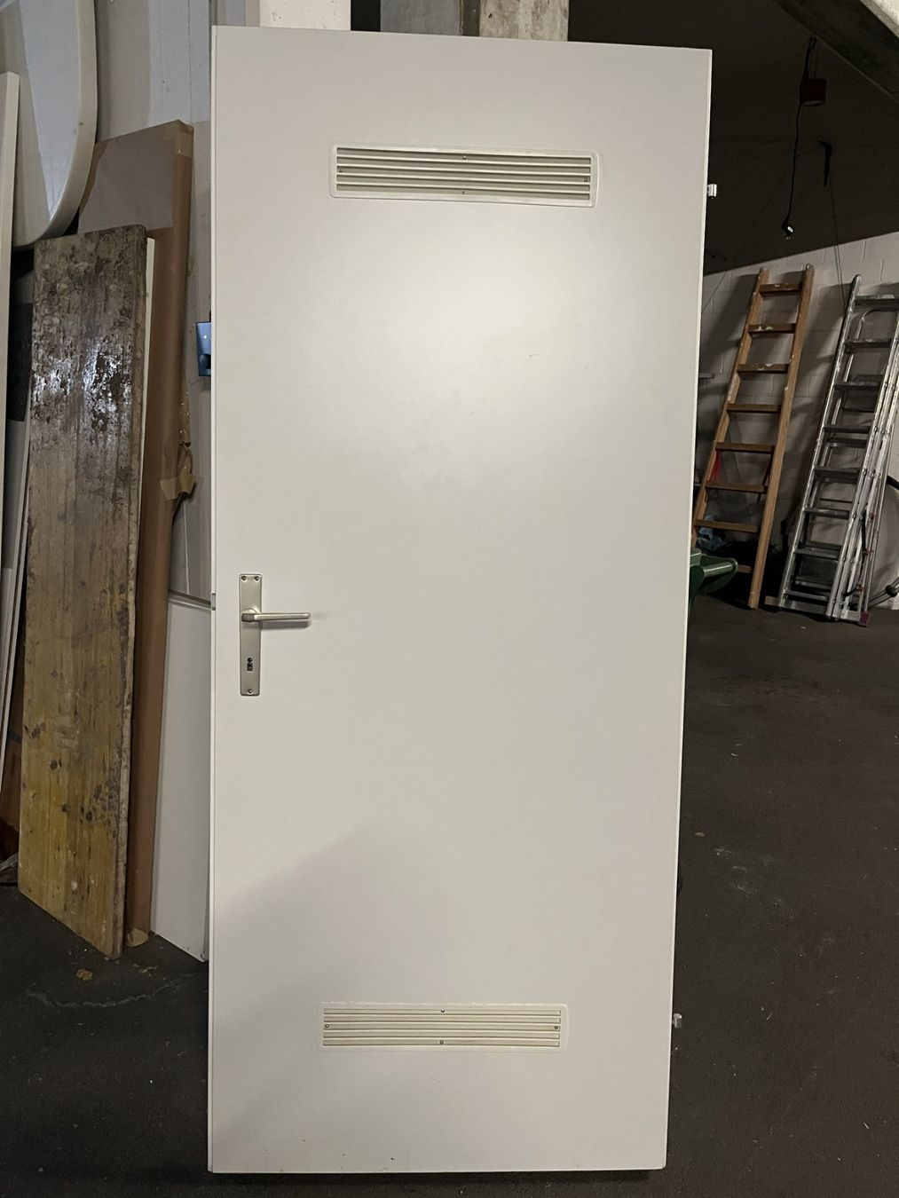 Portes: Innentür weiss 85 x 200 cm mit Lüftungsgittern – D'occasion à Uster par LangGusch