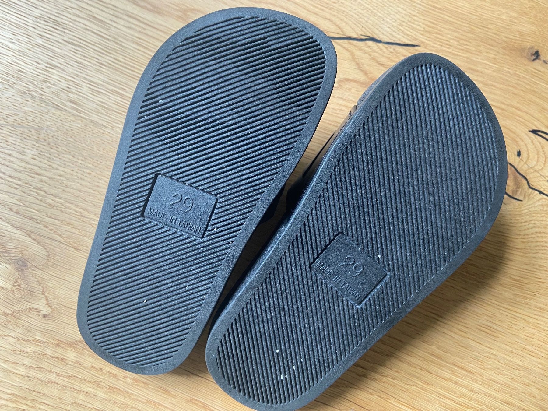 Hugo Boss Schuhe für Jungen: Hugo Boss, Badeschuhe, Gr. 29 – Gebraucht aus Zürich von Pokimoki_1 3