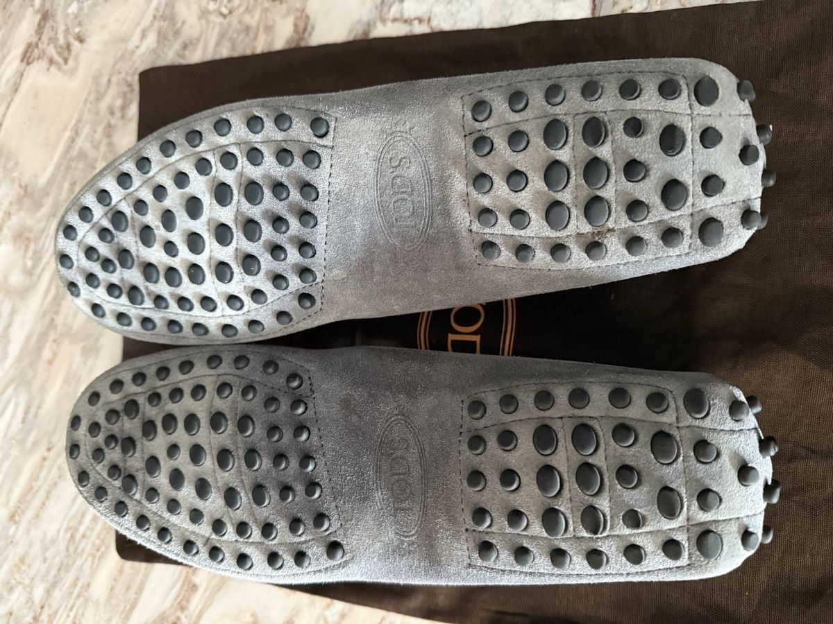 Tod'S Chaussures femmes: Tod's Loafer Wildleder hellgrau Grösse 38.5 – D'occasion à Kilchberg ZH par Shiraz3 2