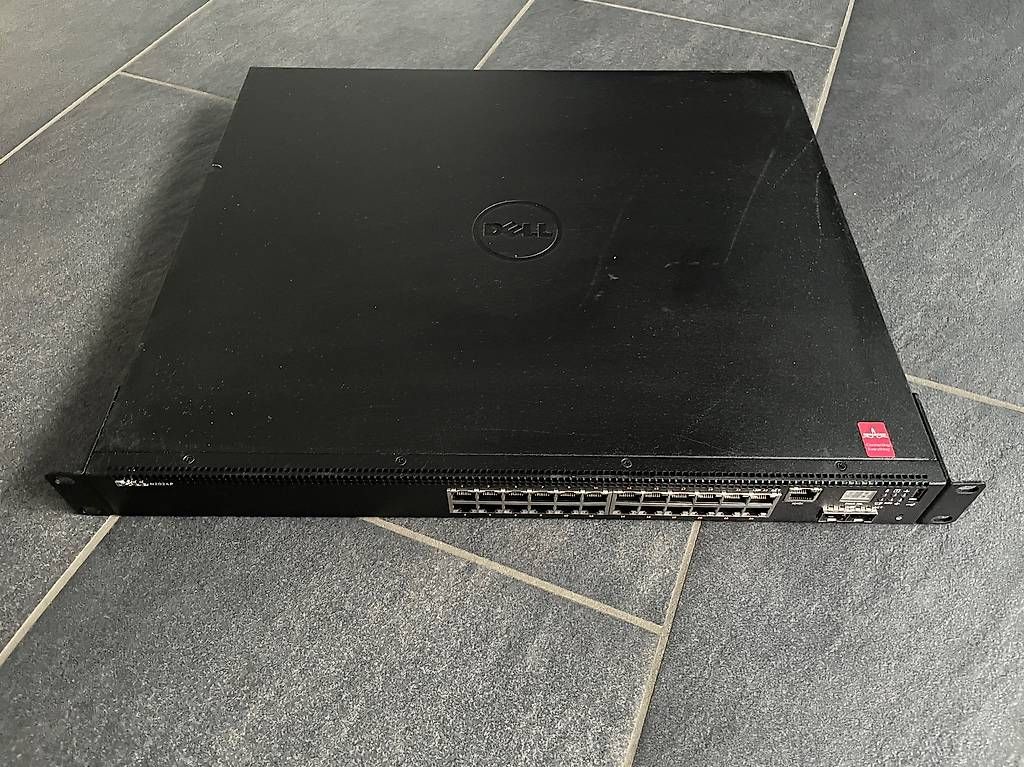 Dell Hub & Switch: 4x Dell N2024P Switch – Usato da Schötz venduto da Tech_Shop