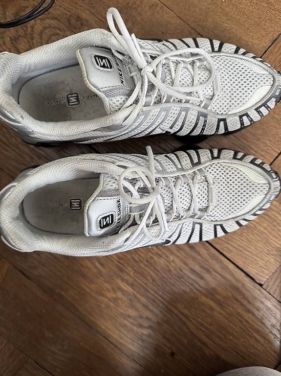 Scarpe da uomo: Nike Shox tl in schwarzweiss – Usato da Bern venduto da emi_rcd5