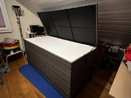 Rattan Kissenbox SINA 190 x 85 x 85 cm grau mit Abdeckplane