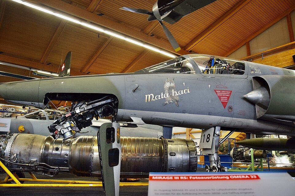 Schweizer Armee Kit di modellismo & Modellini statici: Mirage lllRS  Mata - hari – Nuovo e nell'imballaggio originale da Brunnen venduto da pepone08